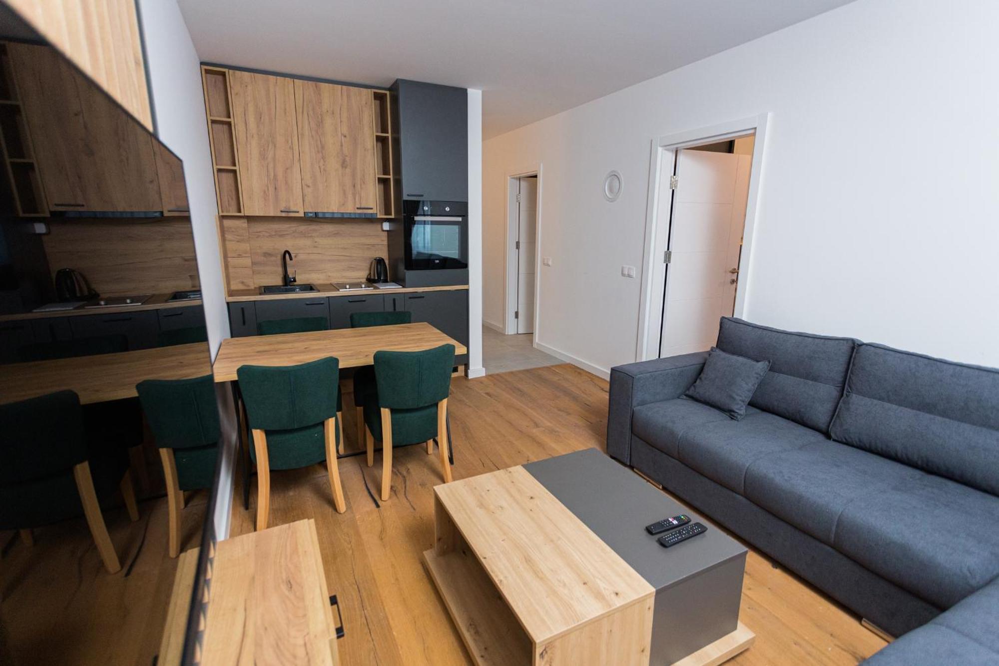 Aparthotel Phoenix Белашница Экстерьер фото