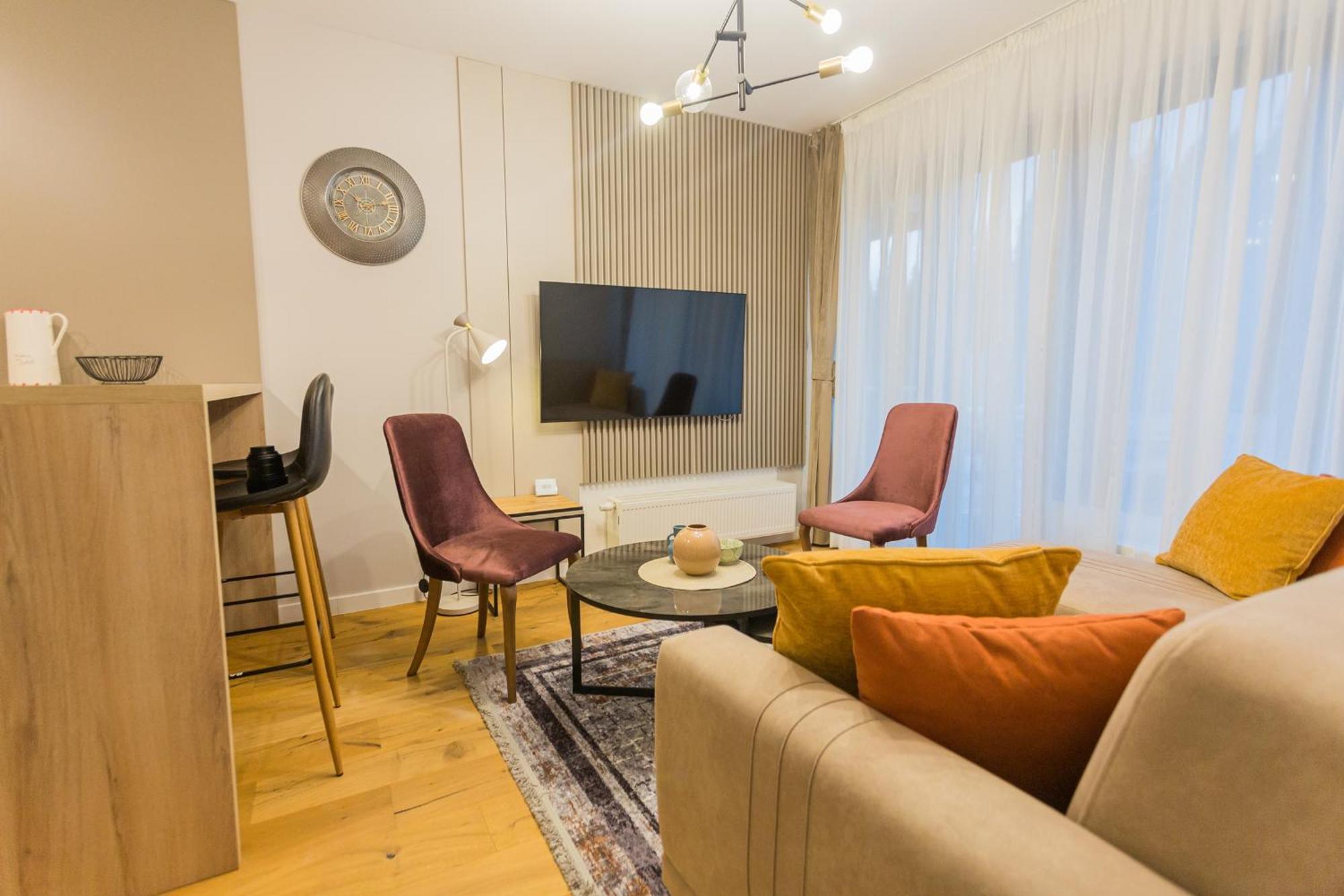 Aparthotel Phoenix Белашница Экстерьер фото