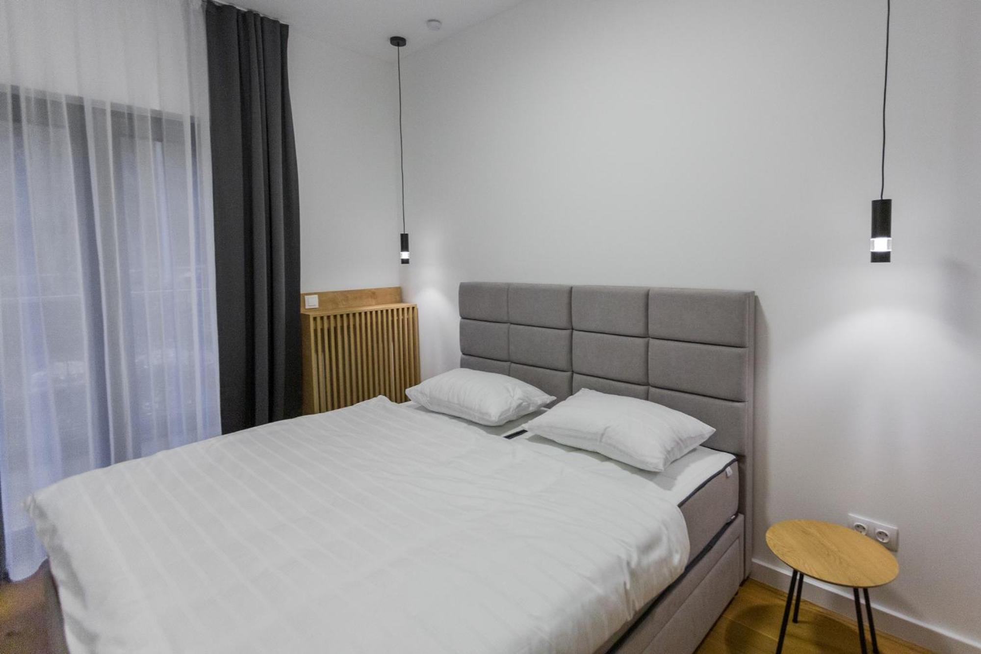 Aparthotel Phoenix Белашница Экстерьер фото