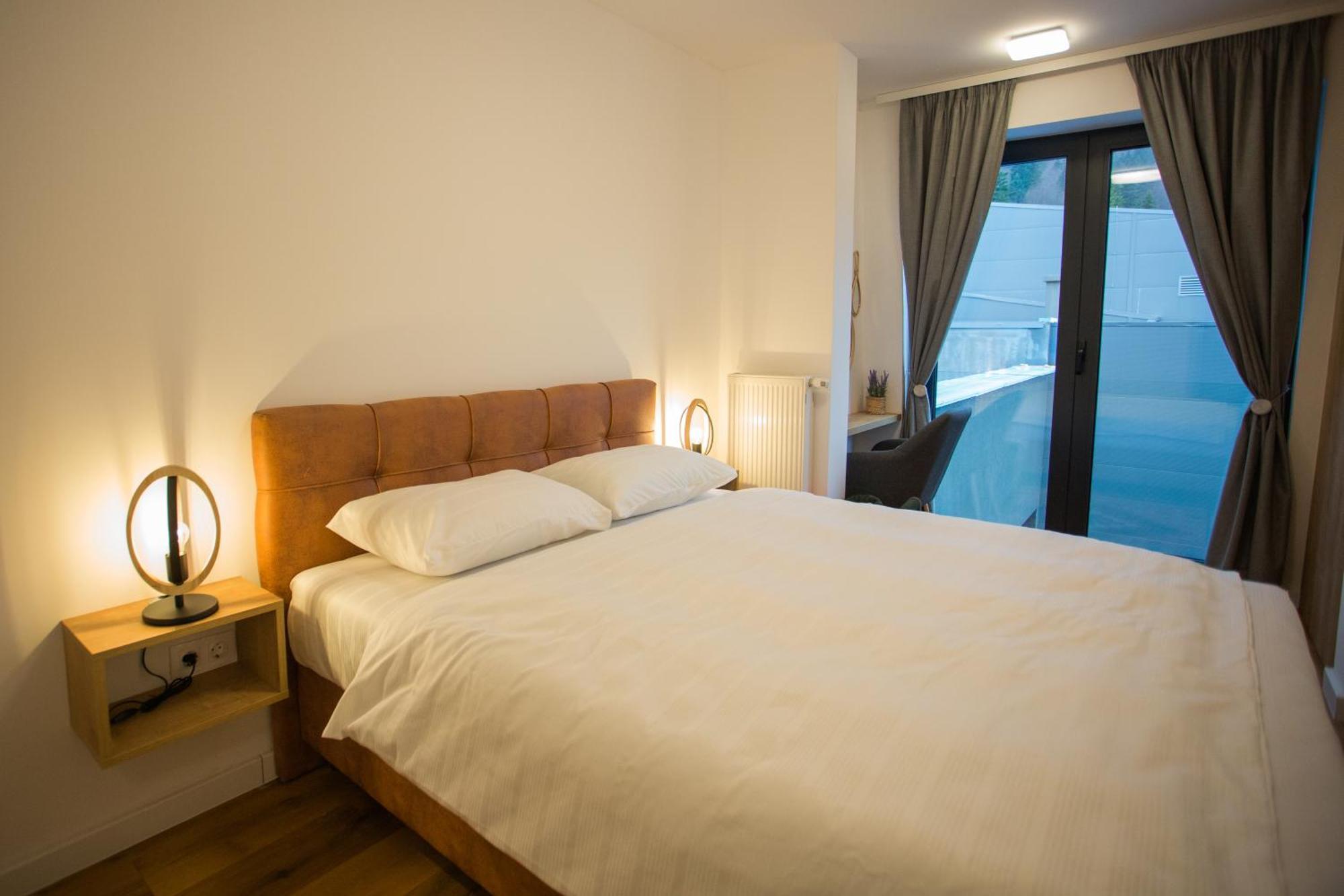 Aparthotel Phoenix Белашница Экстерьер фото